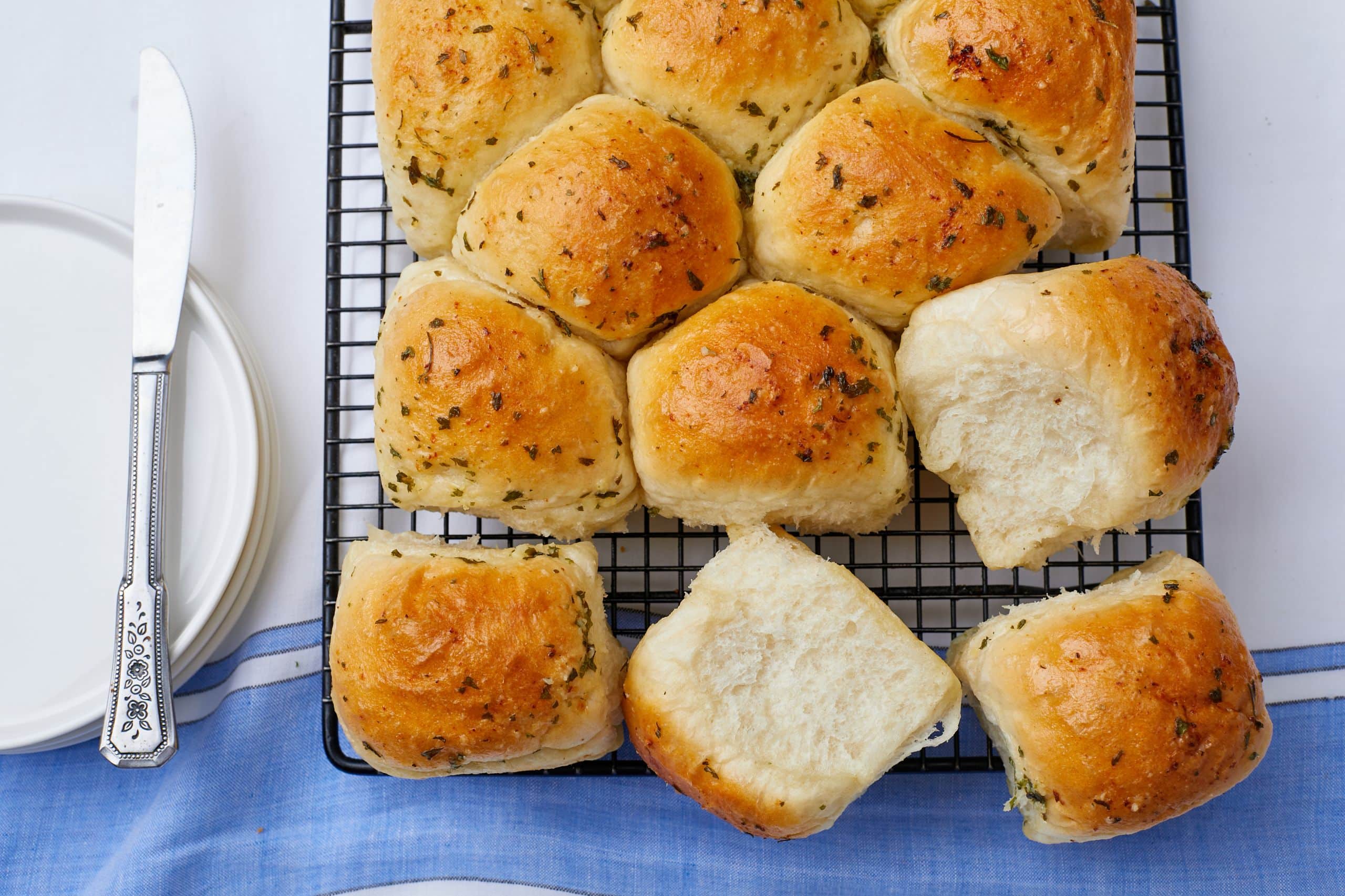 Quick 1-Hour Dinner Rolls: Soft, Buttery & Easy Recipe